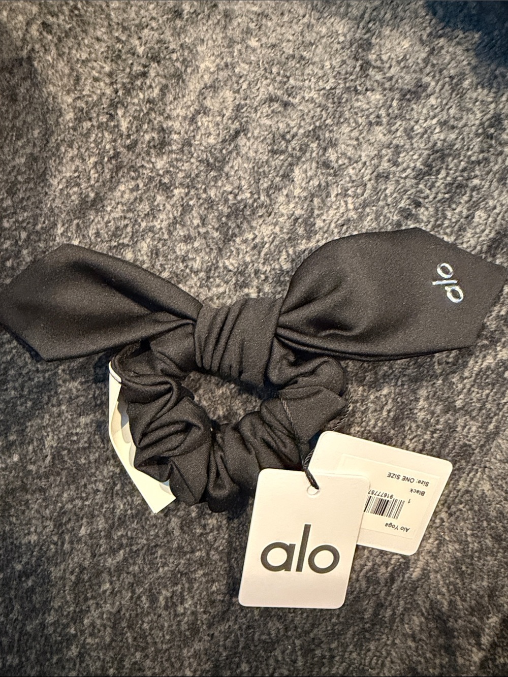 ALO Yoga Black Bow Scrunchie Hair Tie